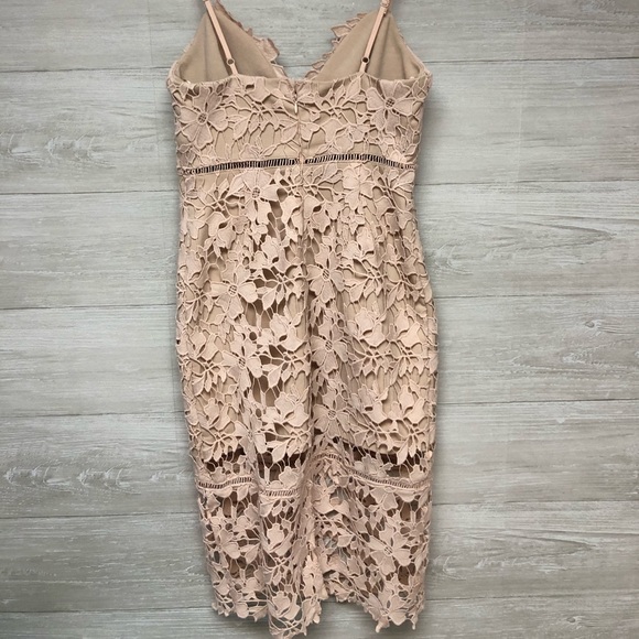 | Ark & Co. | nude tan lace midi dress. Size S - Picture 4 of 8